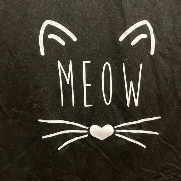 SHEIN Cat and Letter Graphic Tee & Polka Dot Shorts Sleep Set Size Large - Picture 2 of 4